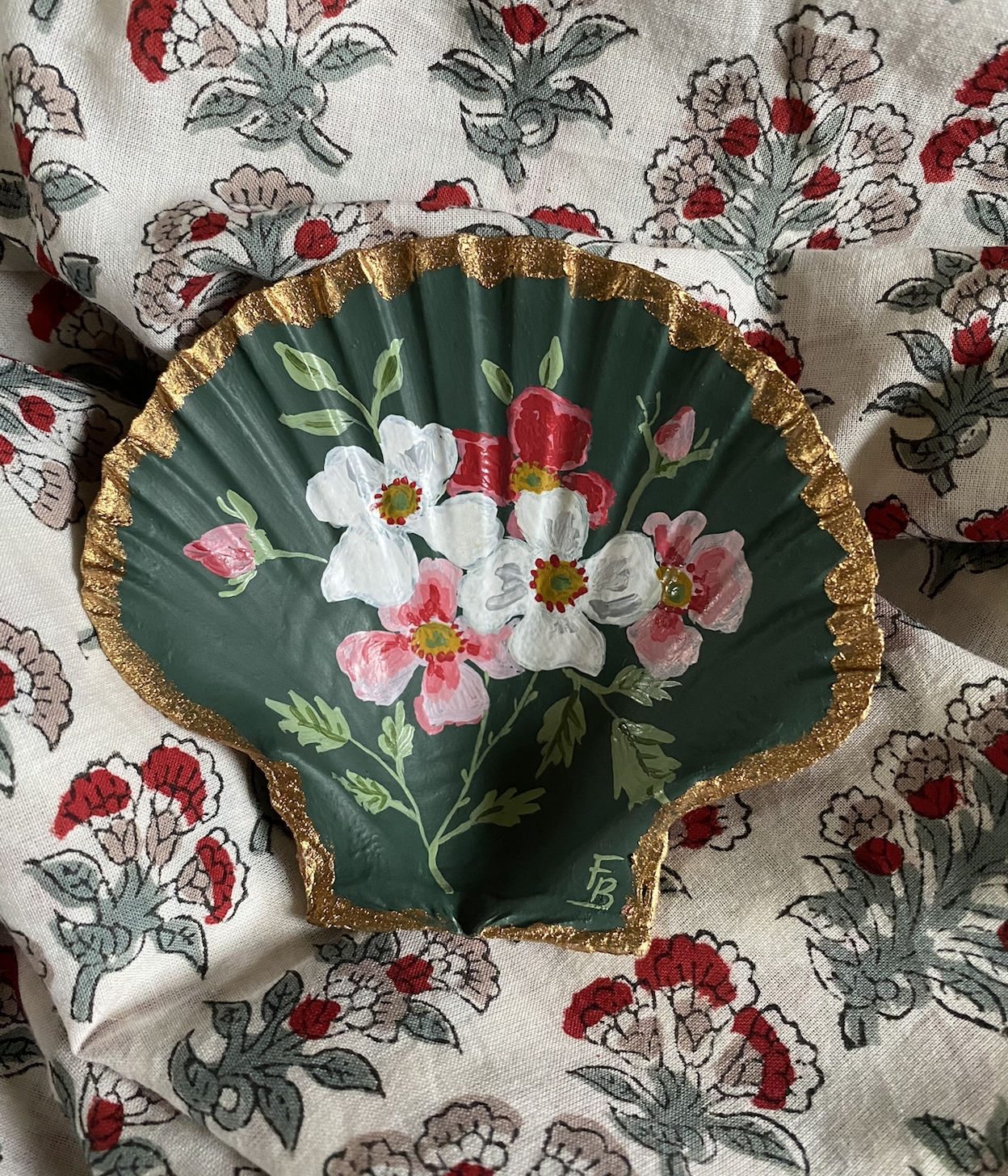 Hand-painted Scallop shell - Rose