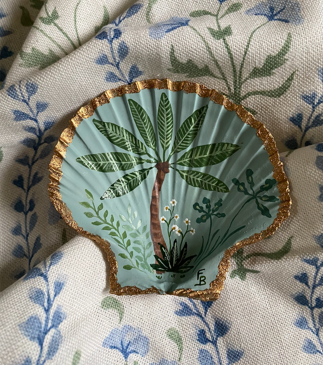 Hand-painted Scallop shell - Palm tree