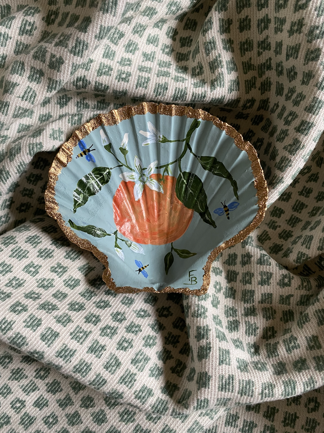 Hand-painted Scallop shell - Clementine