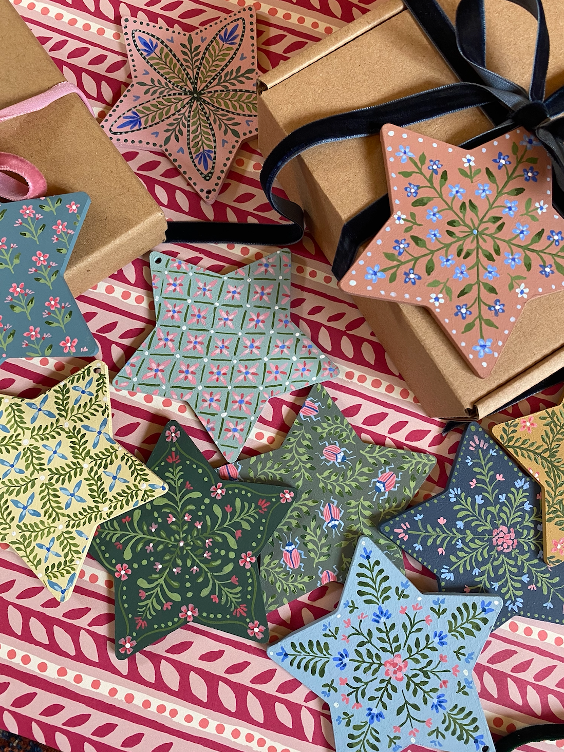 Star ornament/gift tag - Ochre