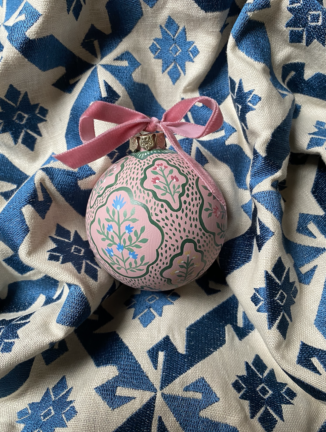 Christmas Ornament - Pink medallion