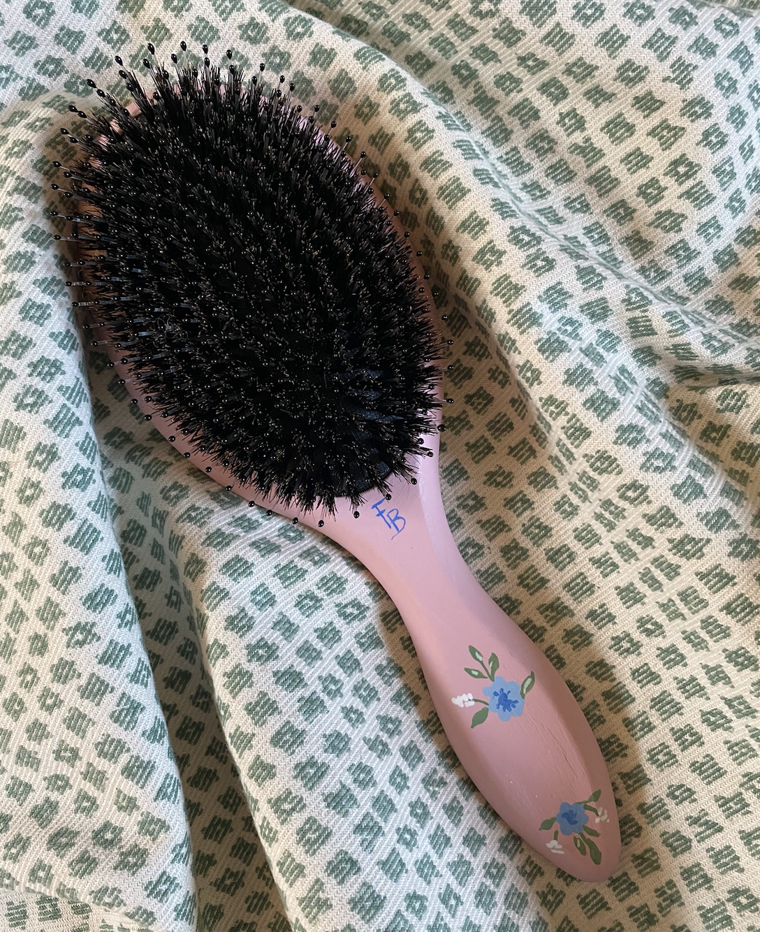 Large hand-painted hairbrush - Blue flowers