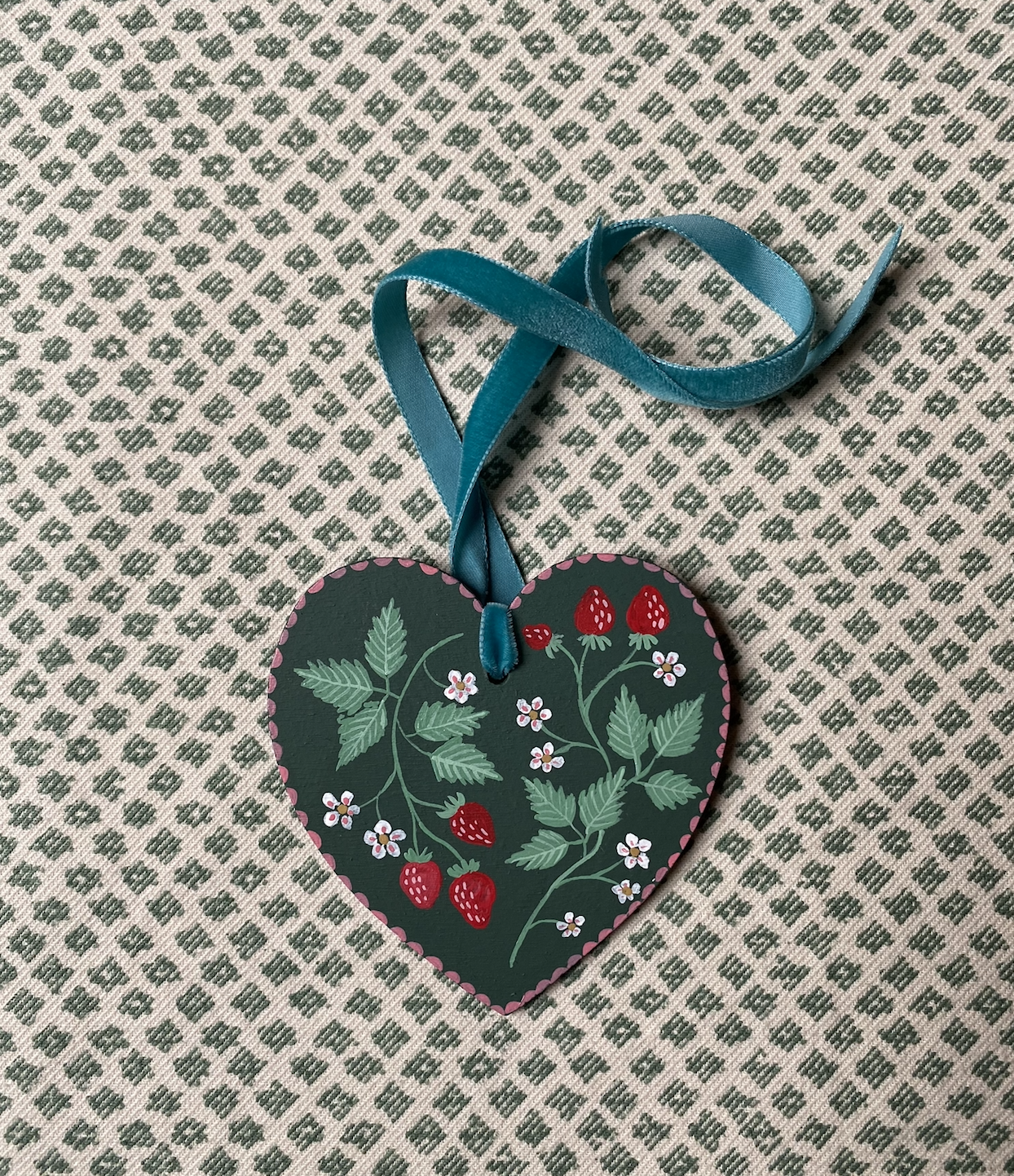 Wooden heart gift tag - Summer Strawberries