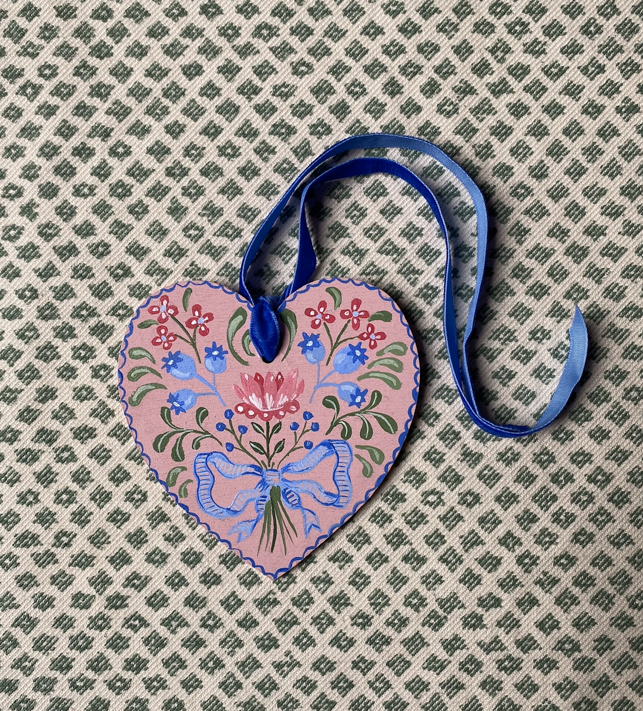 Wooden heart gift tag - Folk art flowers