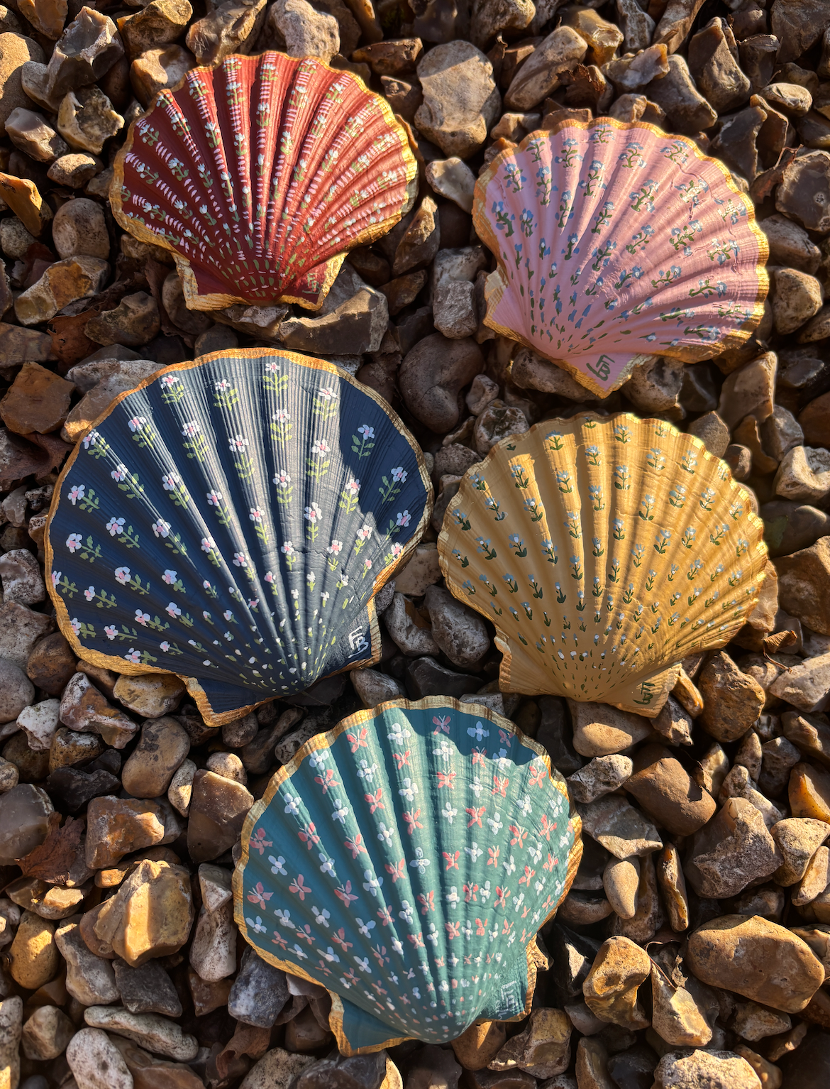 Scallop Shell - Floral Meadow
