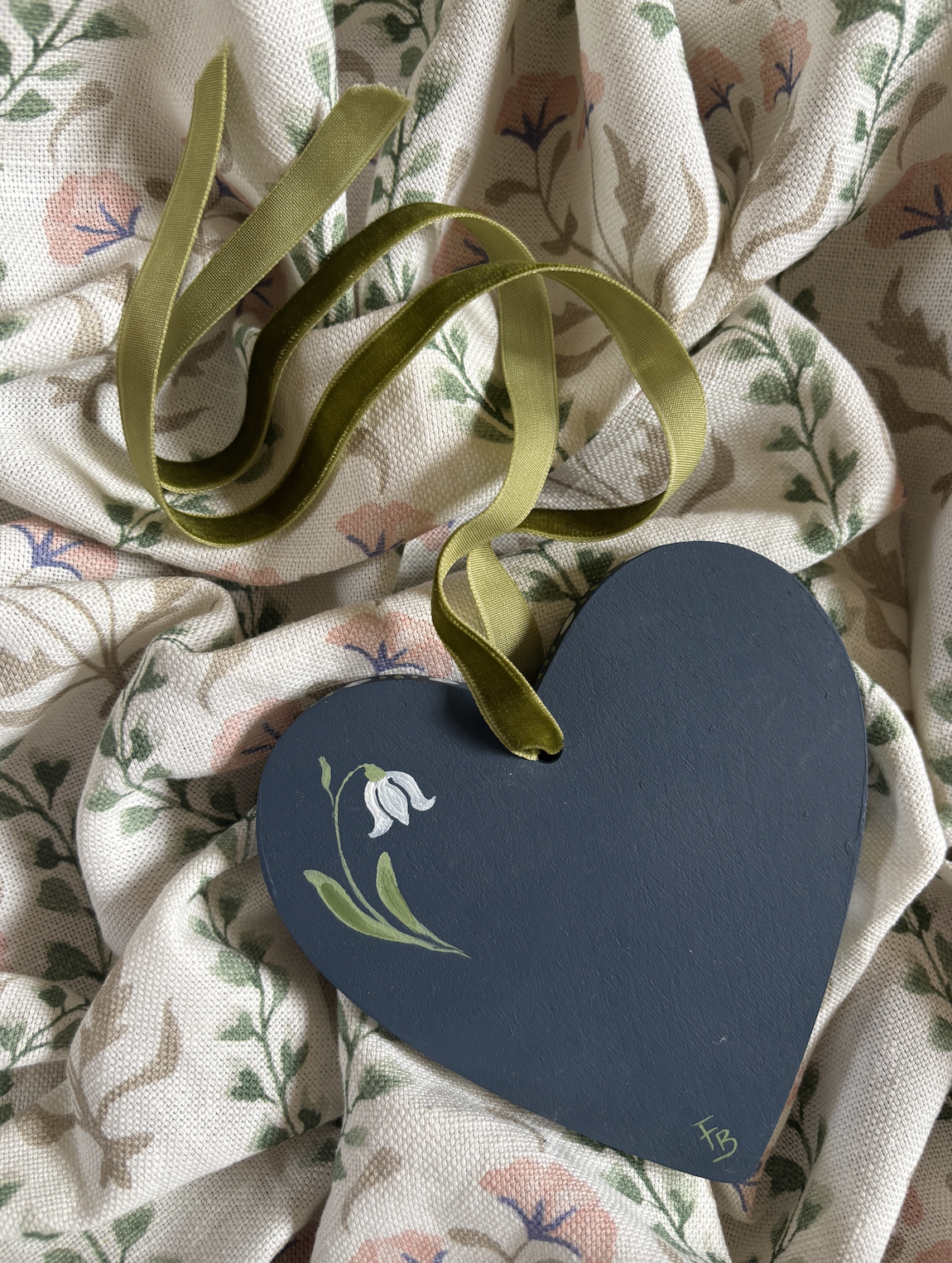 Wooden Heart - Snowdrops