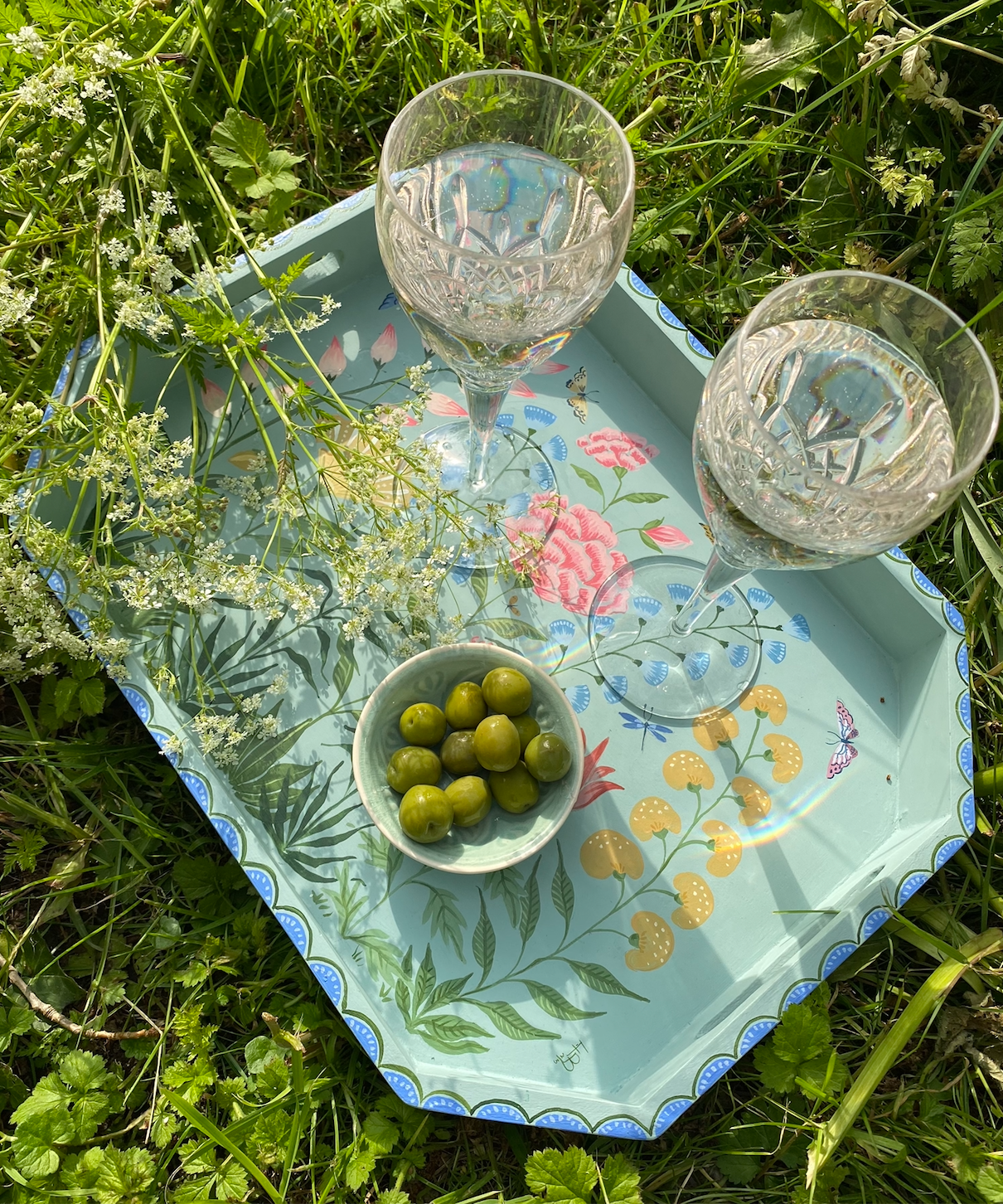 Hand-painted wooden tray - Mughal flowers