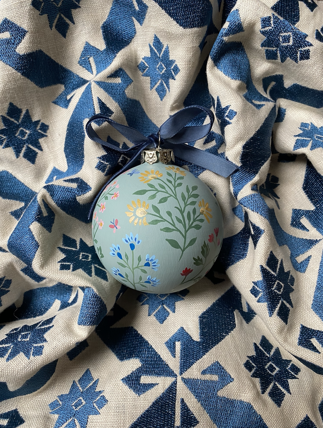 Christmas Ornament - Berries and blooms