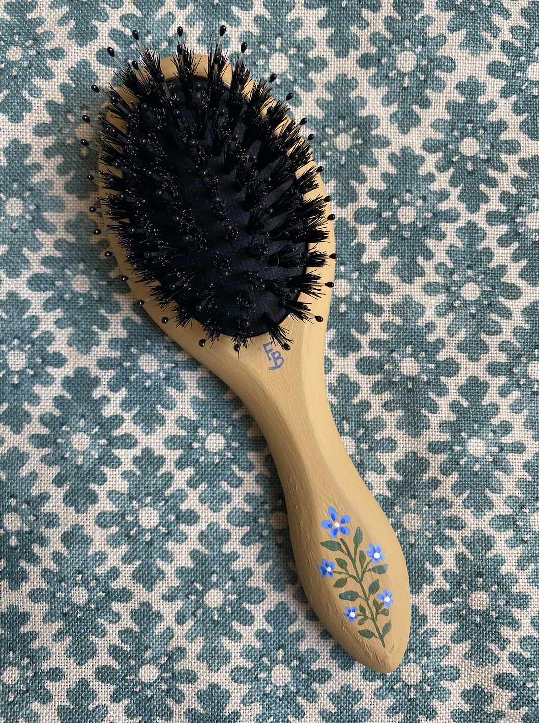 Small hairbrush - Yellow with blue flowers