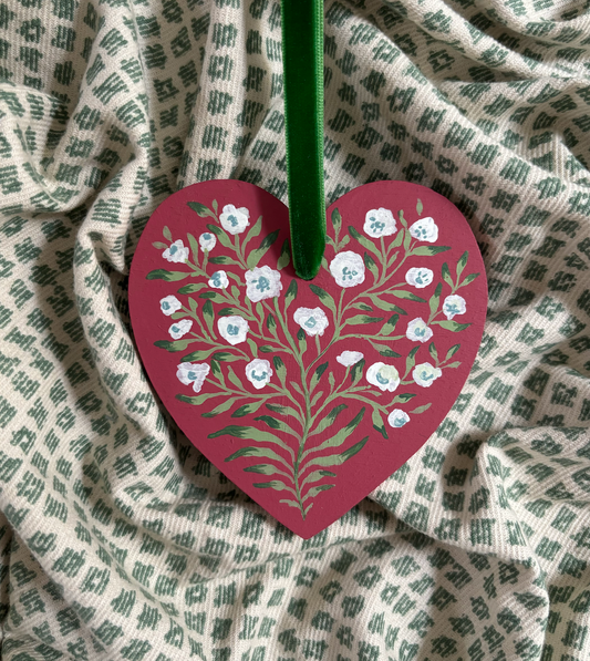 Wooden heart - Red Snowberry