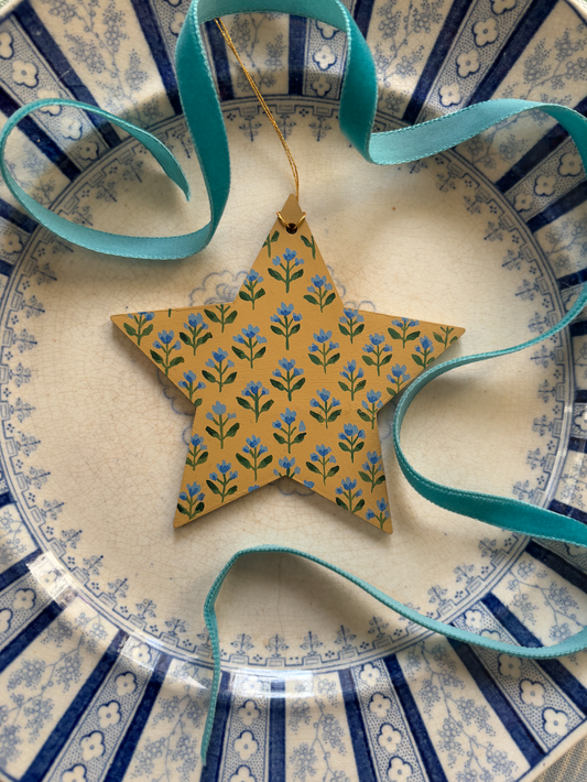 Star ornament/gift tag - Ochre block flower