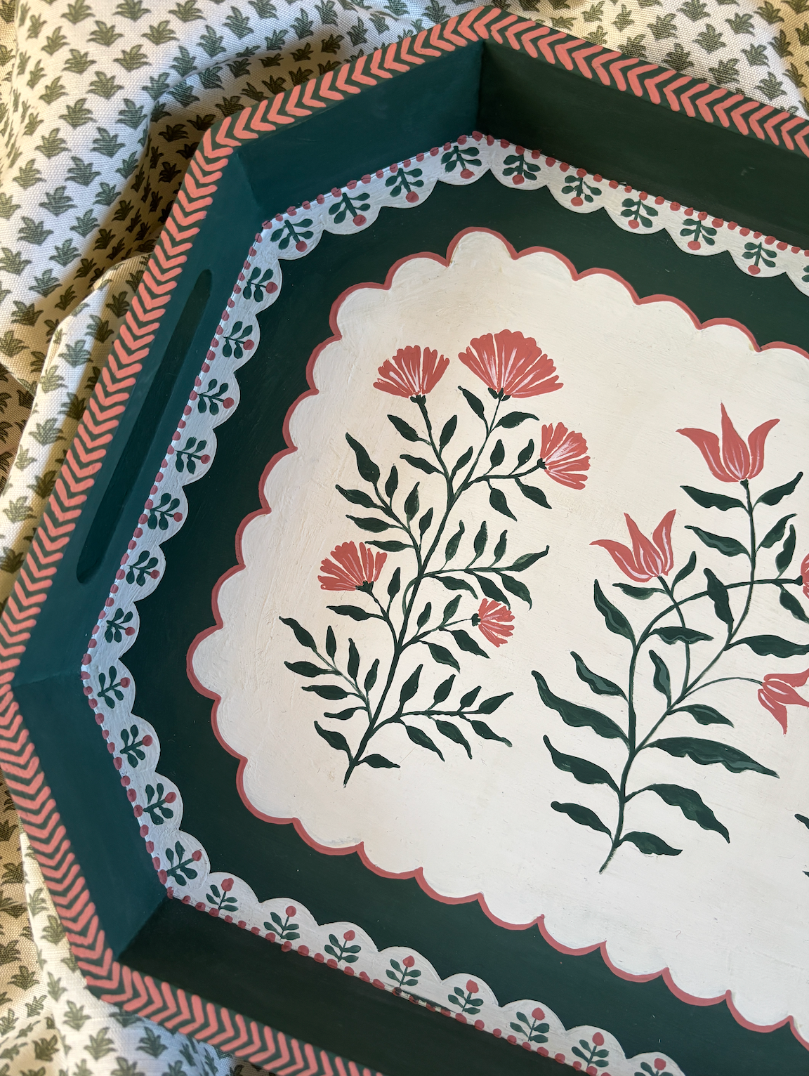 Hand-painted tray - Pink and green flowers