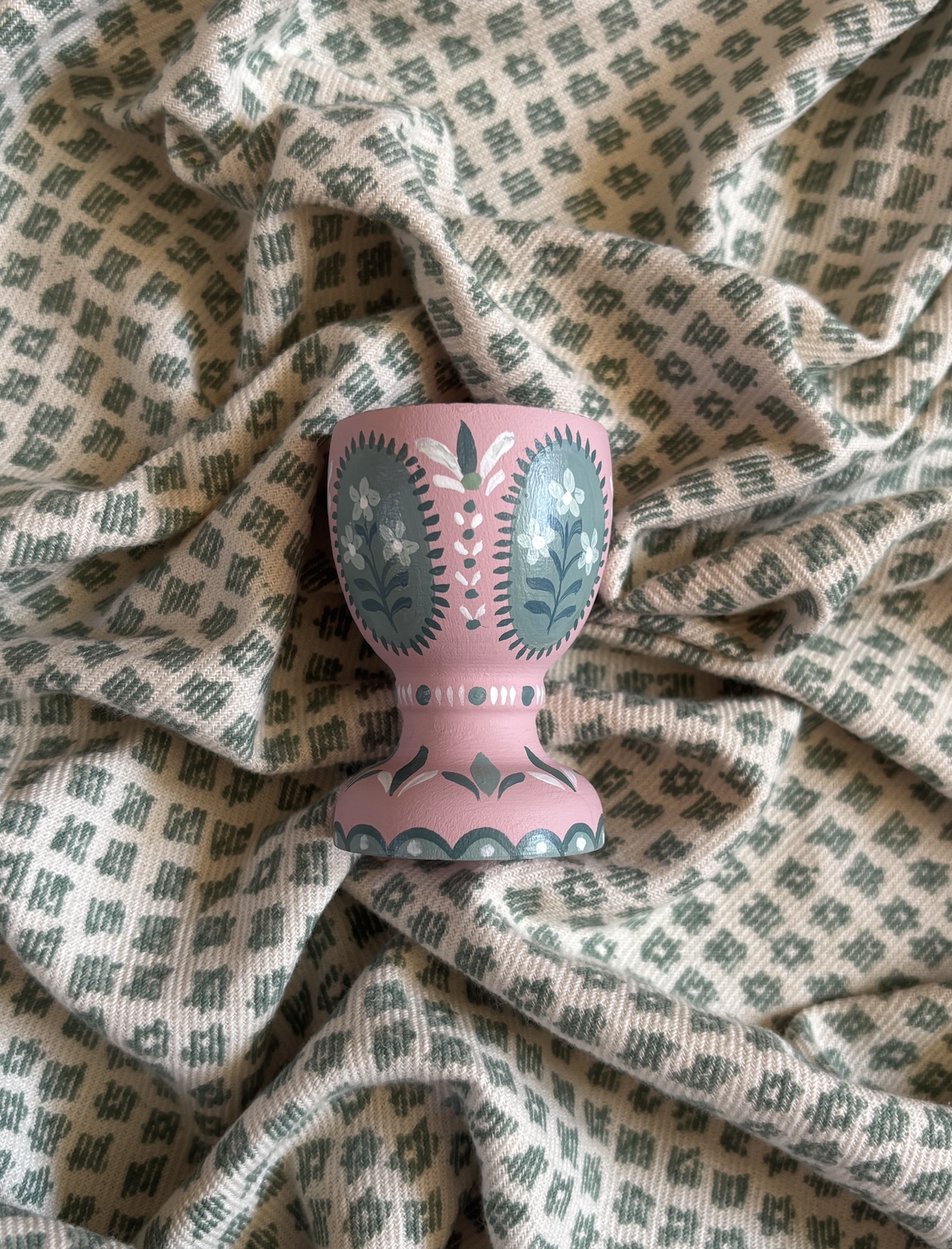 Hand-painted egg cup - Swedish folk