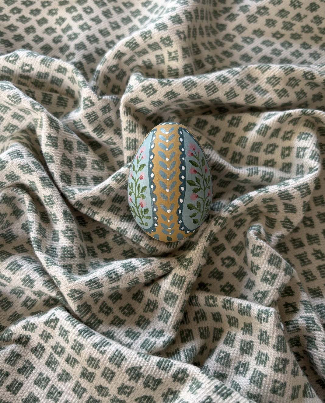 Hand-painted decorative egg - Indian flower