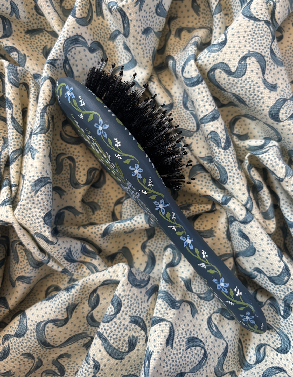 Hairbrush -Lily of the valley