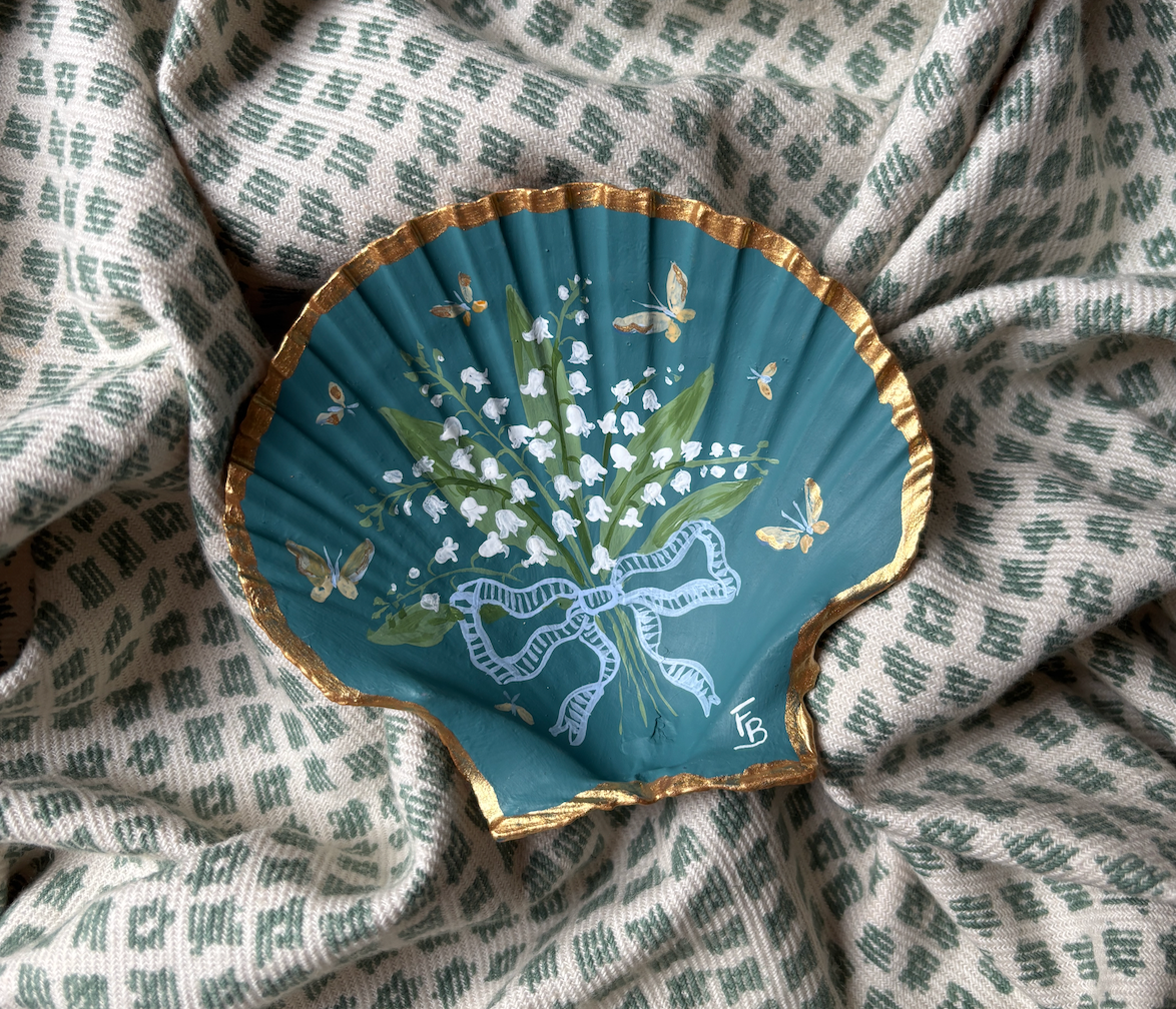 Scallop Shell - Lily of the Valley – Felicity-Buchanan-Designs