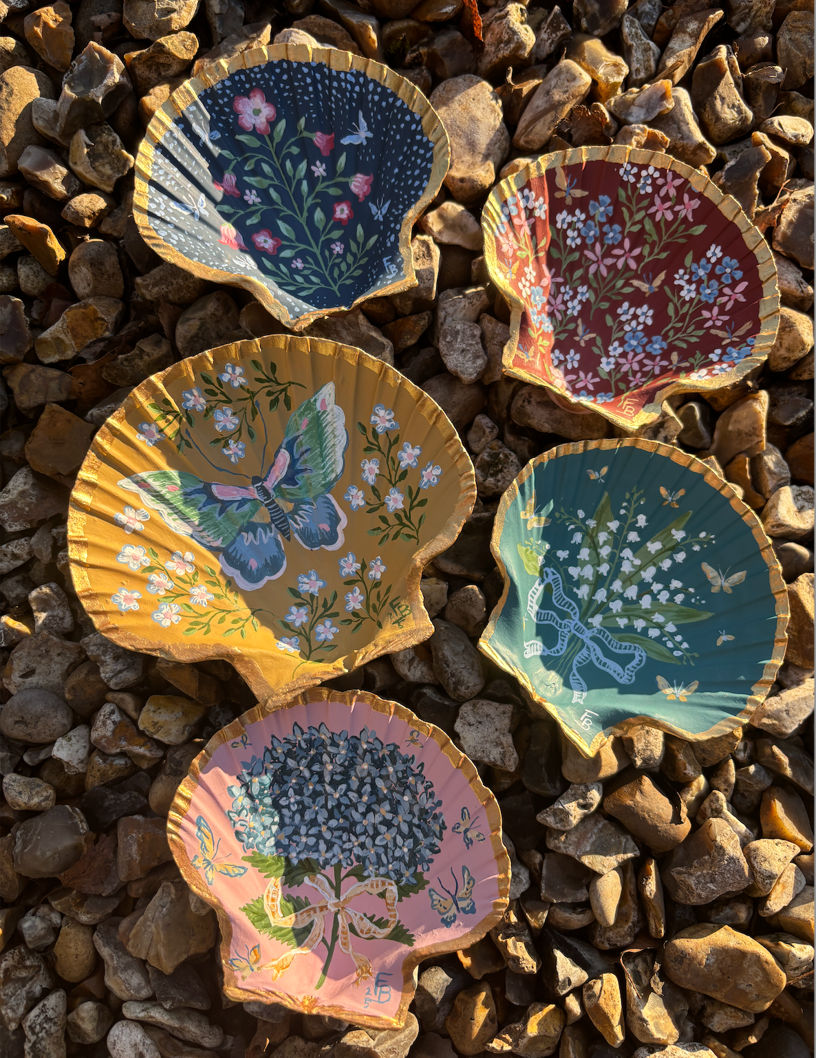 Scallop Shell - Floral Meadow