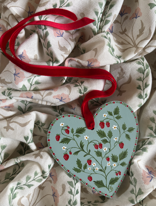 Wooden Heart - Sweet Strawberries
