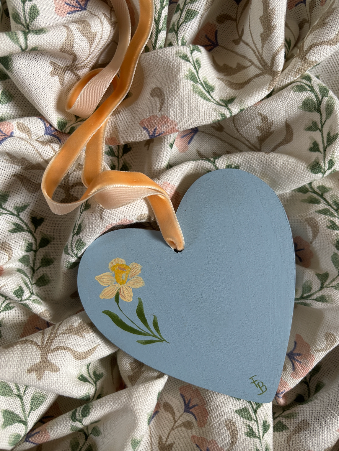 Wooden Heart - Daffodils