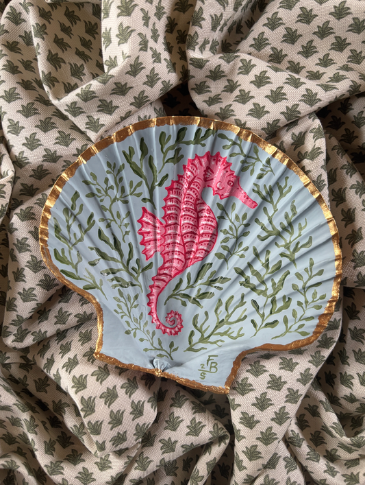 Large hand-painted scallop shell - Seahorse