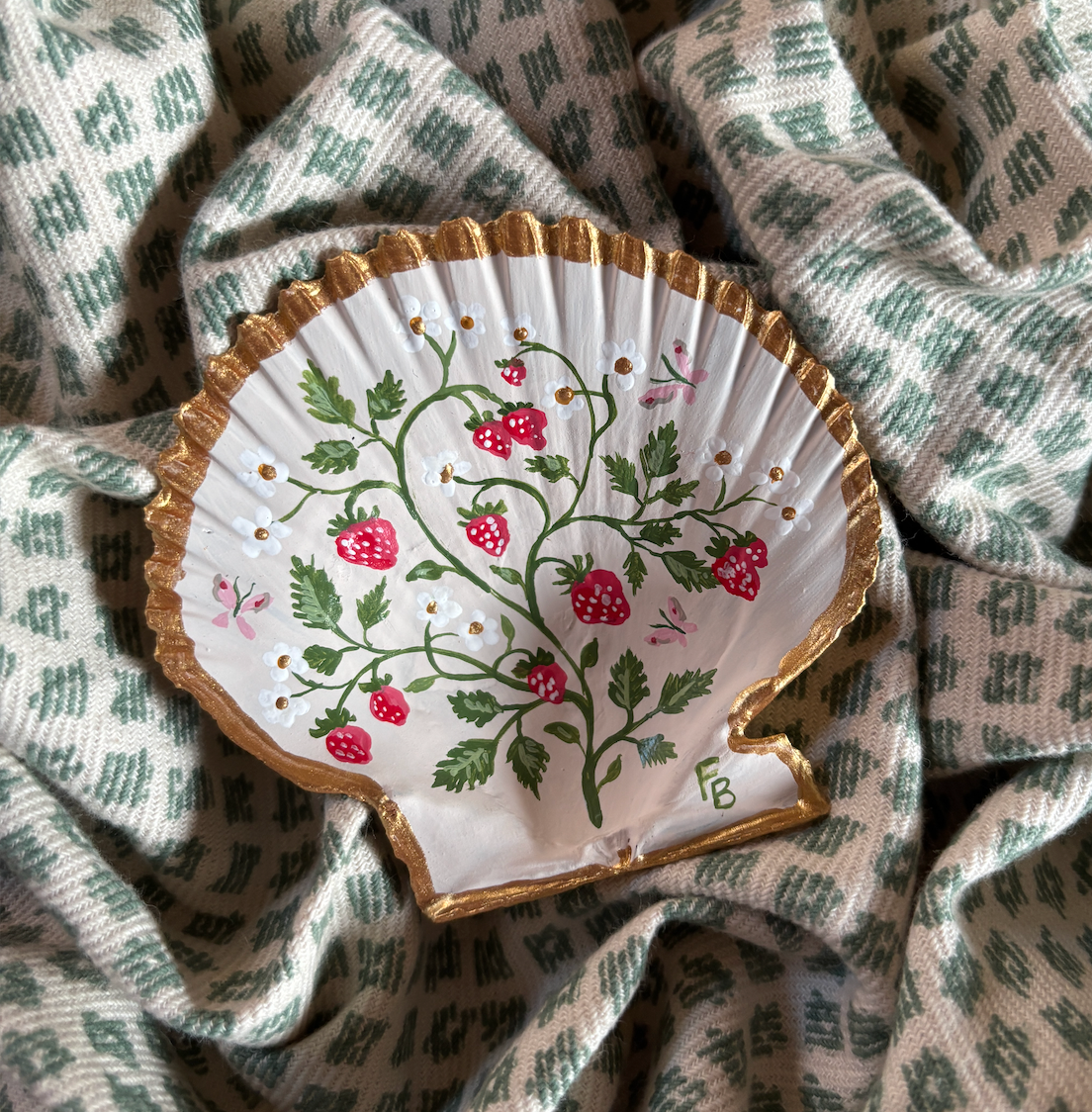 Hand Painted Shell - Strawberry Vine